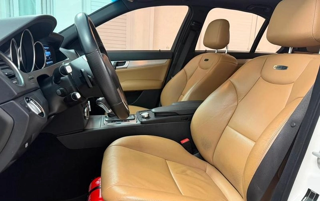 imagem-https://www.socarrao.com.br/sc-vehicle-images-prod/2540798/1783792057329-8264745_13_B_b7f83cc4f1.jpeg
