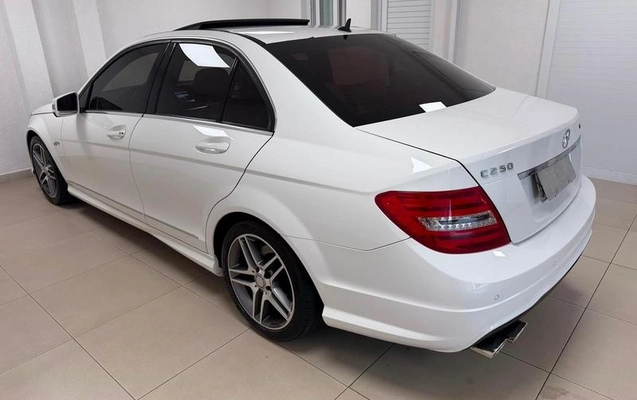 imagem-https://www.socarrao.com.br/sc-vehicle-images-prod/2540798/1783792057329-8264745_2_B_4b4570b8a8.jpeg