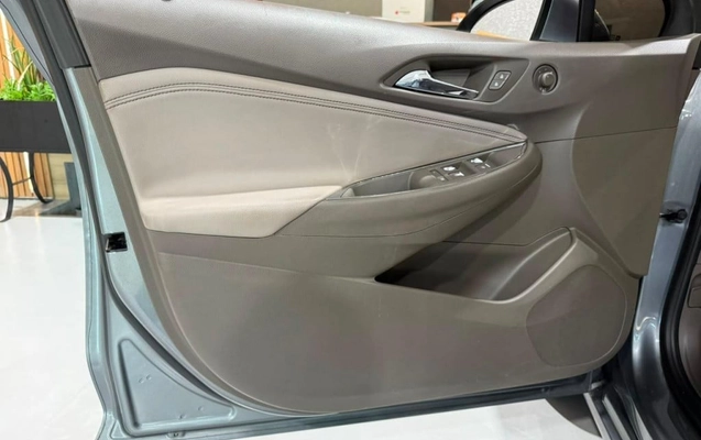 imagem-https://www.socarrao.com.br/sc-vehicle-images-prod/2541318/1783625189687-vehicle_image_1783625119_1c6670451eebc3600a7fe4fd830df764.jpeg