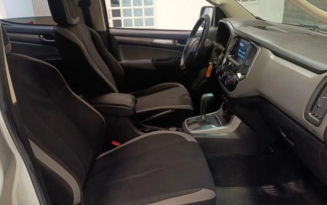 imagem-https://www.socarrao.com.br/sc-vehicle-images-prod/2541729/1783693068021-8209838_21_B_4457f3f331.jpeg