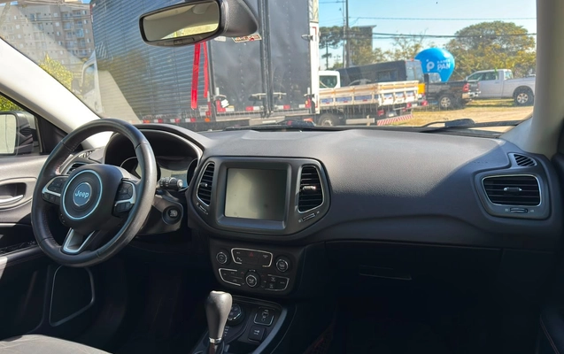imagem-https://www.socarrao.com.br/sc-vehicle-images-prod/2542071/1784987252550-035de311-8fdc-414a-a7c8-64e7f7fd0066.jpg