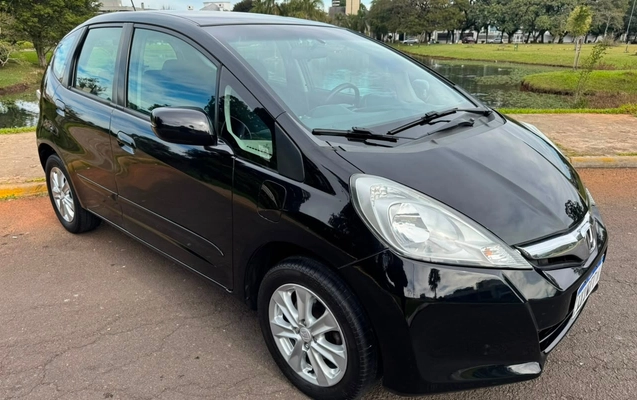 imagem-https://www.socarrao.com.br/sc-vehicle-images-prod/2542072/1783627584929-V2hhdHNBcHAgSW1hZ2UgMjAyNi0wNy0wOSBhdCAxNC40Ni41OCAoMSkuanBlZw.jpeg