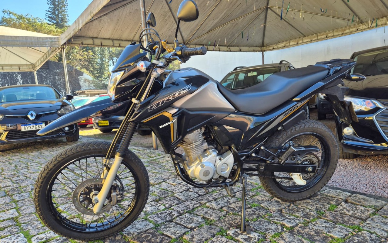 imagem-https://www.socarrao.com.br/sc-vehicle-images-prod/2542951/1783630518636-V2hhdHNBcHAgSW1hZ2UgMjAyNi0wNy0wOSBhdCAxMS4xNi41OCAoMikuanBlZw.jpeg