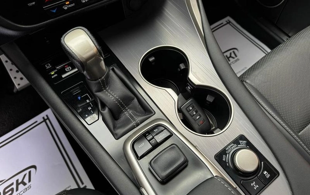 imagem-https://www.socarrao.com.br/sc-vehicle-images-prod/2543036/1789073675018-7187583_1_B_983227b05f.jpeg