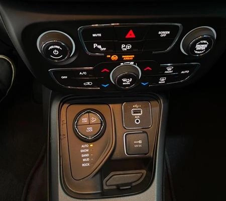 imagem-https://www.socarrao.com.br/sc-vehicle-images-prod/2543098/1789150274701-8265521_11_B_3b694975c3.jpeg