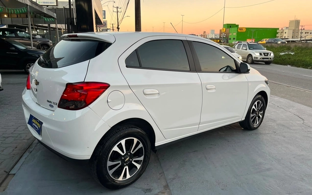 imagem-https://www.socarrao.com.br/sc-vehicle-images-prod/2543823/1785865977337-4ae3184590d440a78ebafbf66118fc4d_1783543419093.jpg