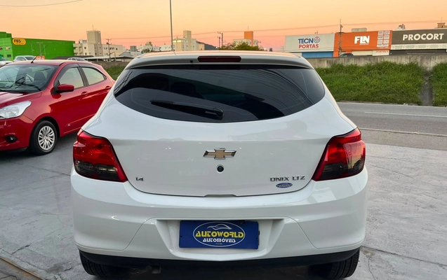imagem-https://www.socarrao.com.br/sc-vehicle-images-prod/2543823/1785865977338-e631c44d861140b4bf2bc0f450da4212_1783543419097.jpg