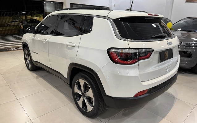 imagem-https://www.socarrao.com.br/sc-vehicle-images-prod/2546750/1783646363360-12_101850.jpg