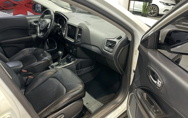 imagem-https://www.socarrao.com.br/sc-vehicle-images-prod/2546750/1783646363367-14_101850.jpg