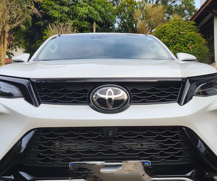Toyota Hilux SW4 2025 Branco — foto 1 de 3