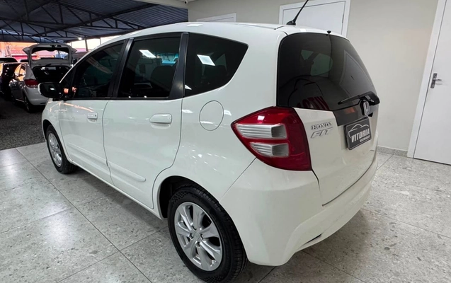 imagem-https://www.socarrao.com.br/sc-vehicle-images-prod/2553992/1783687809194-cf42ca7c3b56404ab25d59a04e73d7cb_1783618601896.jpg