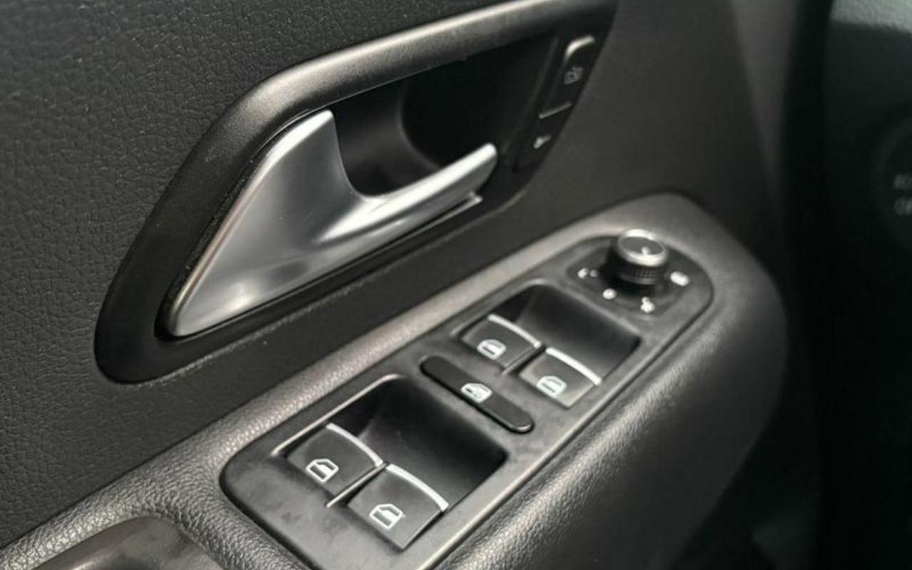 imagem-https://www.socarrao.com.br/sc-vehicle-images-prod/2554345/1783689052395-ODIyOTUxOV8wX0JfNjJiNTkzZGRmMS5qcGVn.jpeg