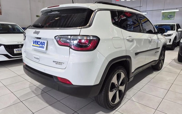 imagem-https://www.socarrao.com.br/sc-vehicle-images-prod/2556228/1786042928978-8263691_7_B_61706a5f82.jpeg