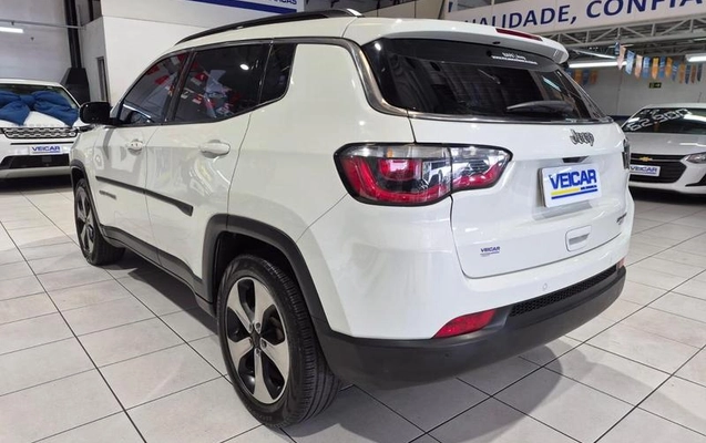 imagem-https://www.socarrao.com.br/sc-vehicle-images-prod/2556228/1786042928981-8263691_9_B_1f512fb2fd.jpeg
