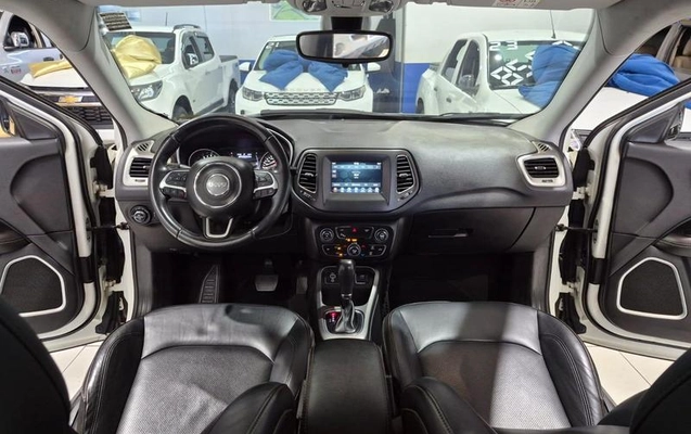 imagem-https://www.socarrao.com.br/sc-vehicle-images-prod/2556228/1786042928996-8263691_18_B_442aa70f8e.jpeg