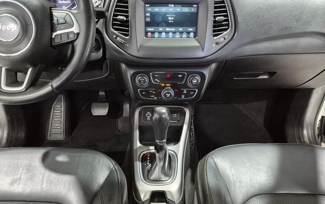 imagem-https://www.socarrao.com.br/sc-vehicle-images-prod/2556228/1786042928998-8263691_19_B_a647bc3de5.jpeg