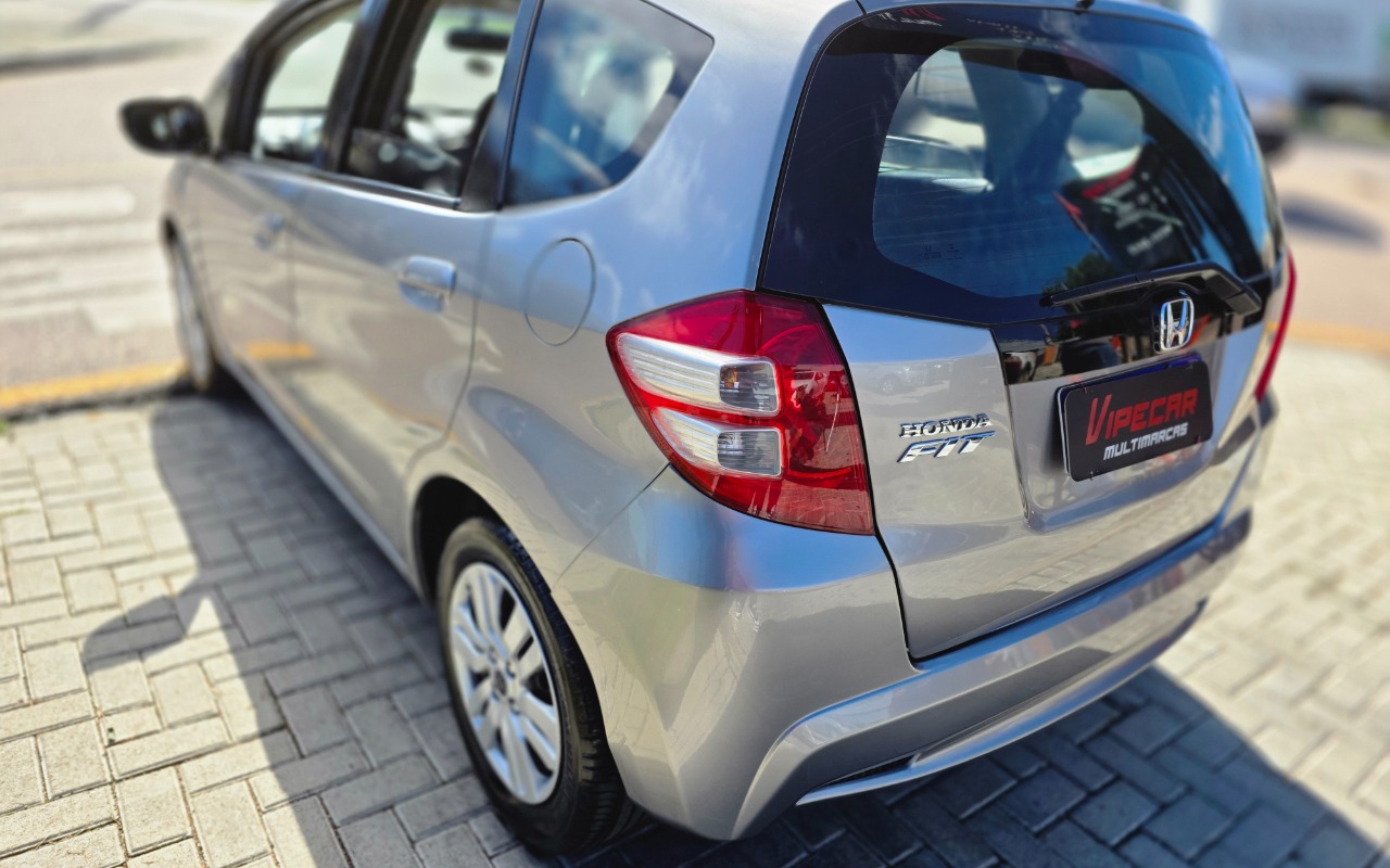 imagem-https://www.socarrao.com.br/sc-vehicle-images-prod/2556410/1783695730726-MjAyNjA3MDdfMTEyNzQwLmpwZw.jpg