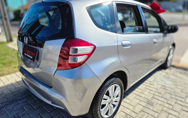 imagem-https://www.socarrao.com.br/sc-vehicle-images-prod/2556410/1783695730960-MjAyNjA3MDdfMTEyNzUzLmpwZw.jpg