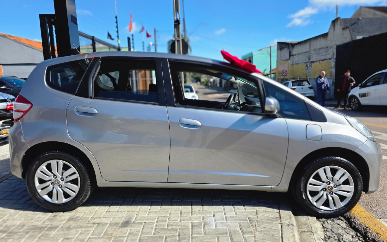 imagem-https://www.socarrao.com.br/sc-vehicle-images-prod/2556410/1783695731032-MjAyNjA3MDdfMTEyODAyLmpwZw.jpg
