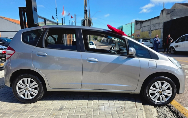 imagem-https://www.socarrao.com.br/sc-vehicle-images-prod/2556410/1783695731032-MjAyNjA3MDdfMTEyODAyLmpwZw.jpg