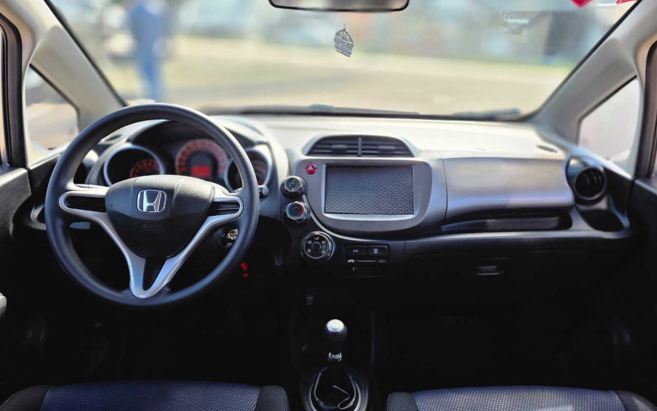 imagem-https://www.socarrao.com.br/sc-vehicle-images-prod/2556410/1783695731480-MjAyNjA3MDdfMTEyOTA3LmpwZw.jpg