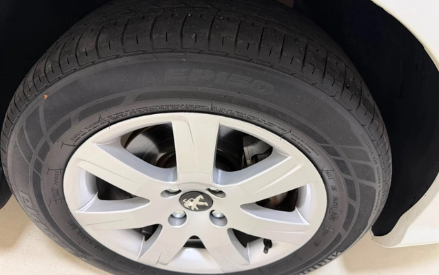 imagem-https://www.socarrao.com.br/sc-vehicle-images-prod/2556455/1783695860703-V2hhdHNBcHAgSW1hZ2UgMjAyNi0wNy0xMCBhdCAxMC4xNy4xNCAoNCkuanBlZw.jpeg