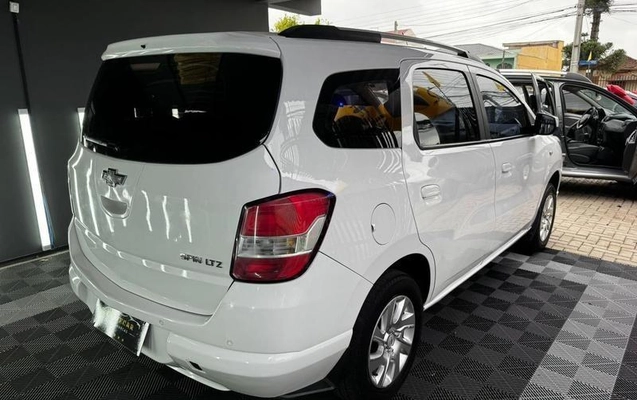imagem-https://www.socarrao.com.br/sc-vehicle-images-prod/2556490/1786128693348-8267223_16_B_d5234e6d0c.jpeg