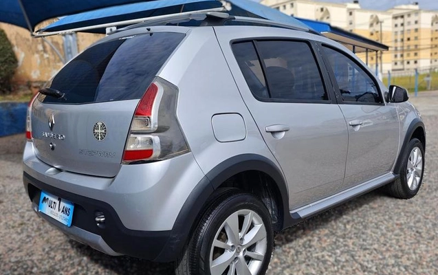 imagem-https://www.socarrao.com.br/sc-vehicle-images-prod/2558089/1786118023555-8267151_10_B_be51a15a07.jpeg