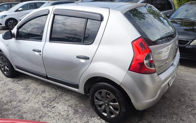 imagem-https://www.socarrao.com.br/sc-vehicle-images-prod/2558215/1783702607633-app-photos-t5hN8wgPhqZyb0KaMGIexSyNpze1cTOm.jpg