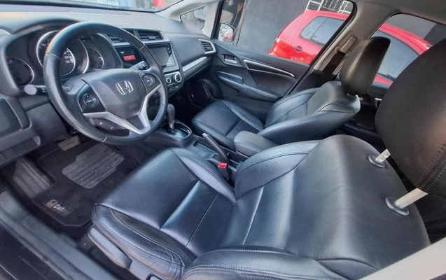 imagem-https://www.socarrao.com.br/sc-vehicle-images-prod/2559392/1784638742819-8268513_13_B_13024b8d8e.jpeg
