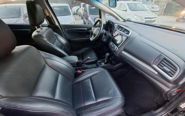 imagem-https://www.socarrao.com.br/sc-vehicle-images-prod/2559392/1784638742822-8268513_15_B_bcbe3d5c68.jpeg