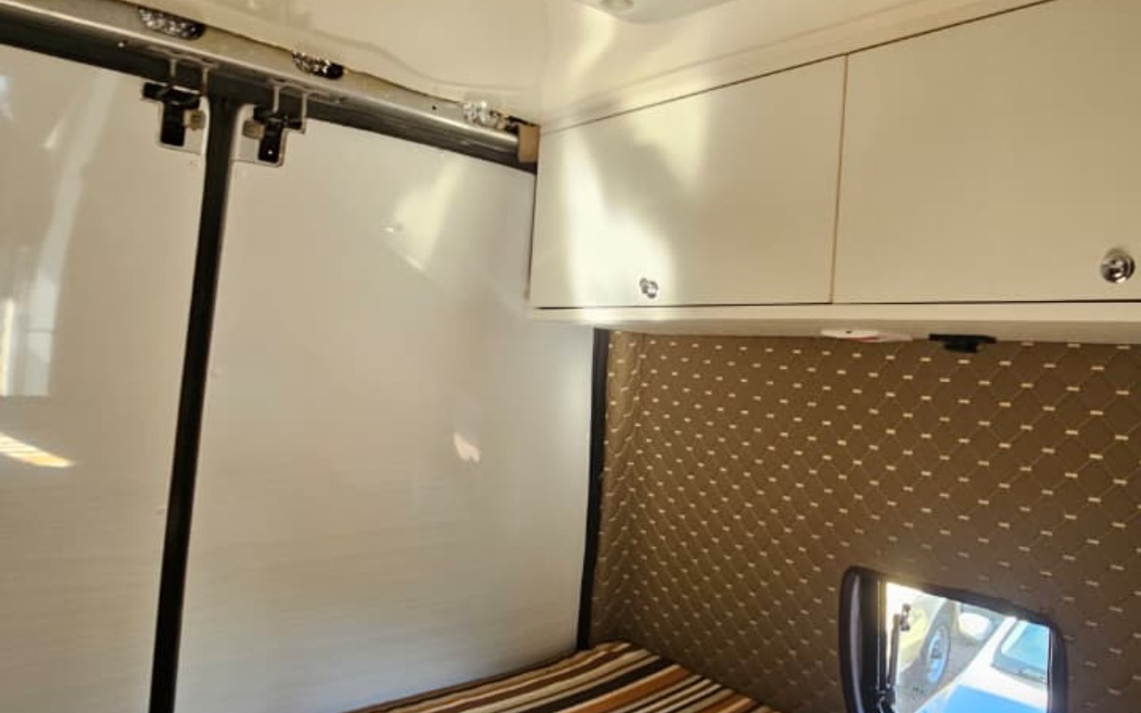 imagem-https://www.socarrao.com.br/sc-vehicle-images-prod/2559460/1783707237759-N2U3ZTZjNDEtZjlkOC00MWVjLThiOWYtMDliOGUwNzExY2QxLmpwZw.jpg