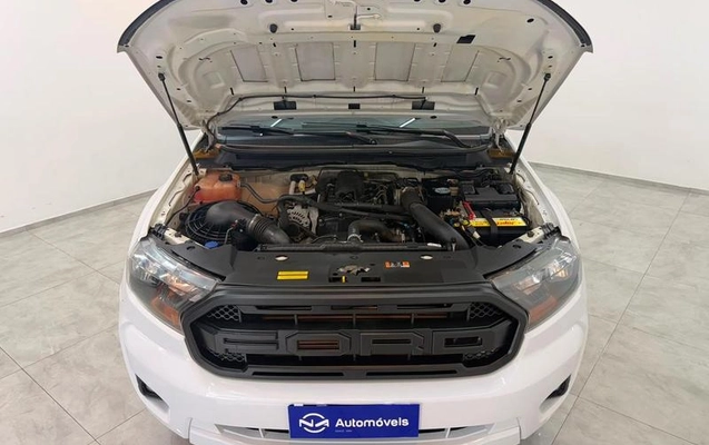 imagem-https://www.socarrao.com.br/sc-vehicle-images-prod/2560321/1788269844609-8266324_13_B_fb31e2d6b1.jpeg