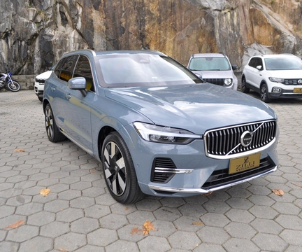 Volvo XC60 2024 Cinza — foto 1 de 3