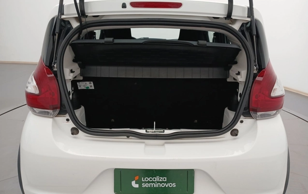 imagem-https://www.socarrao.com.br/sc-vehicle-images-prod/2560441/1783712826768-1_044658.jpg