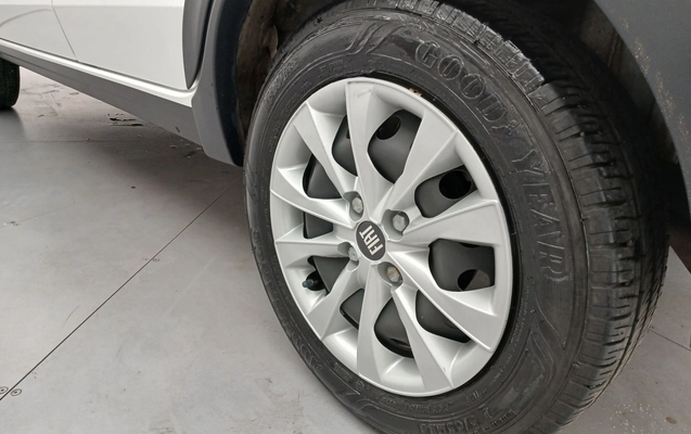imagem-https://www.socarrao.com.br/sc-vehicle-images-prod/2560441/1783712826773-1_044700.jpg