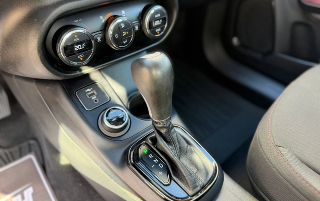 imagem-https://www.socarrao.com.br/sc-vehicle-images-prod/2560718/1783713671712-003_537cee336a230c3080d2ba72632d07ad.jpeg