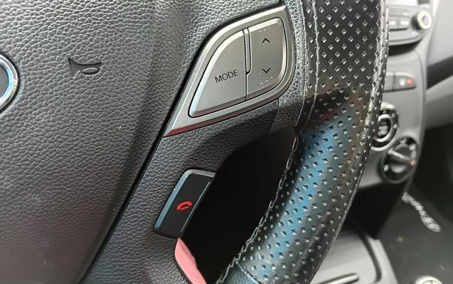 imagem-https://www.socarrao.com.br/sc-vehicle-images-prod/2560773/1787676989142-8269448_15_B_5c9e697a16.jpeg