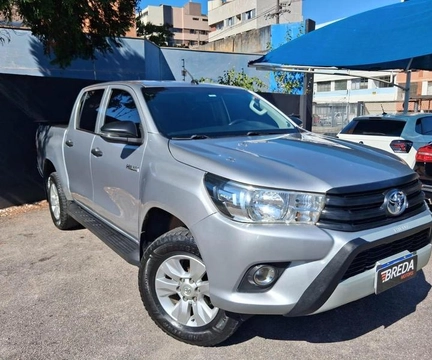 Toyota Hilux 2018 Prata — foto 1 de 3