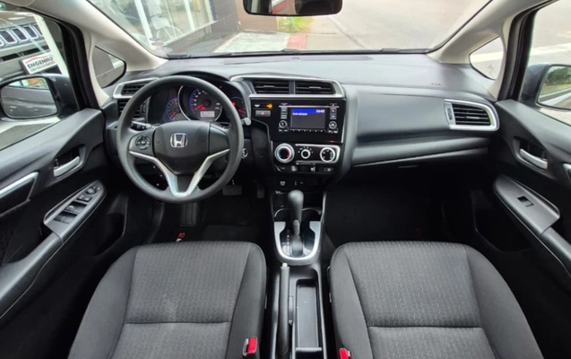 imagem-https://www.socarrao.com.br/sc-vehicle-images-prod/2560914/1783715595113-RSA1LnBuZw.png
