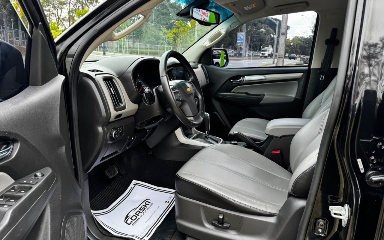 imagem-https://www.socarrao.com.br/sc-vehicle-images-prod/2561258/1783717789466-ODNjM2YyMjQtNTE3Zi00MWE5LWFiNTAtMWViMTA0NjllMzJkLmpwZWc.jpeg