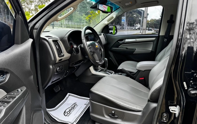imagem-https://www.socarrao.com.br/sc-vehicle-images-prod/2561258/1783717789466-ODNjM2YyMjQtNTE3Zi00MWE5LWFiNTAtMWViMTA0NjllMzJkLmpwZWc.jpeg