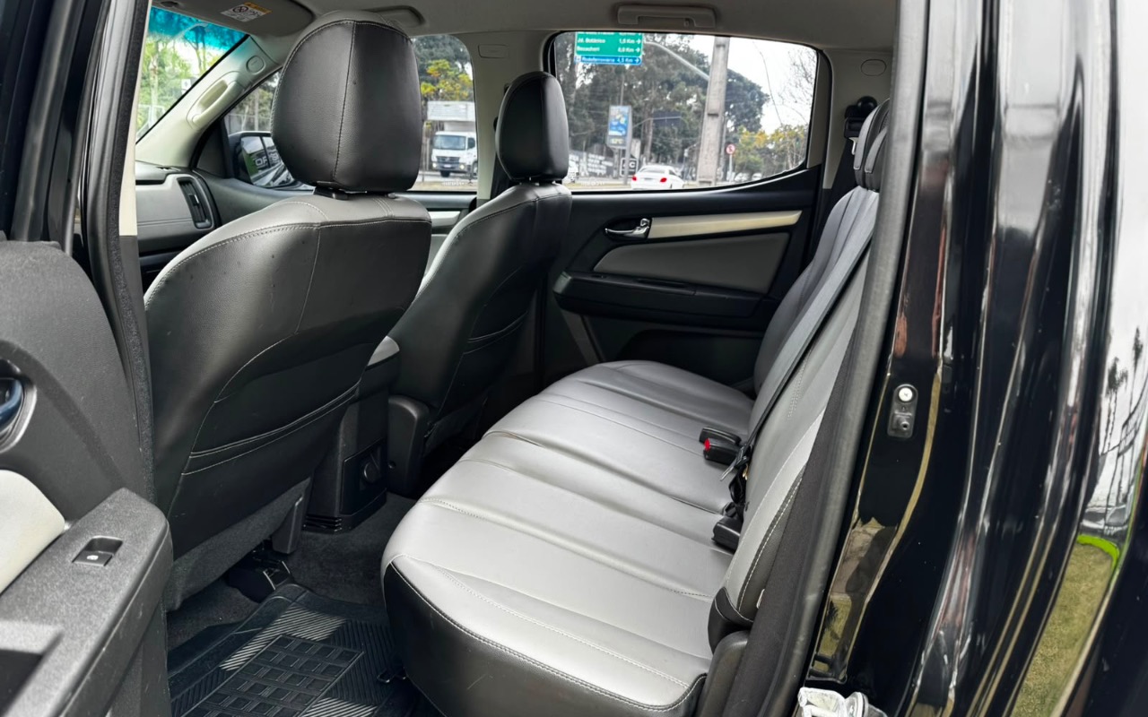 imagem-https://www.socarrao.com.br/sc-vehicle-images-prod/2561258/1783717789556-MjVjMTg5ZWEtYThlNy00M2ExLWJiNTEtYTVjOTc5MjMxNzUzLmpwZWc.jpeg