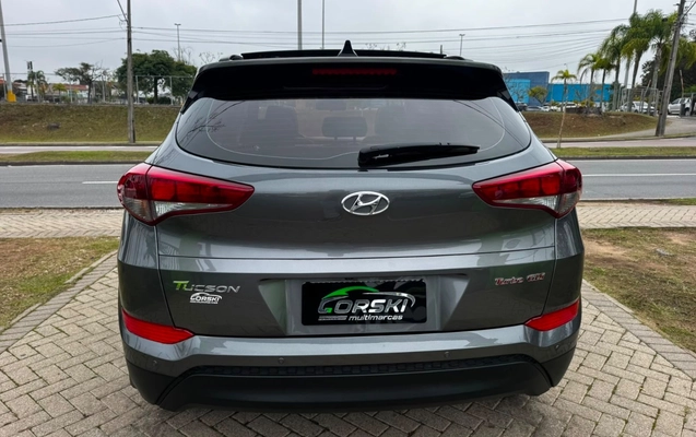 imagem-https://www.socarrao.com.br/sc-vehicle-images-prod/2561386/1783718171411-MGVjNTM4NjQtM2E2OS00MDFkLWIwZTctYzI5ZGU3MzZjMzcxLmpwZWc.jpeg