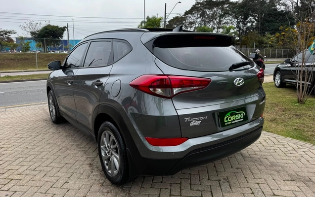 imagem-https://www.socarrao.com.br/sc-vehicle-images-prod/2561386/1783718171624-OTkxYmQ5ZjQtMTA5MS00YzM3LWJlZmEtZmYzNWNkNjIwYmI5LmpwZWc.jpeg