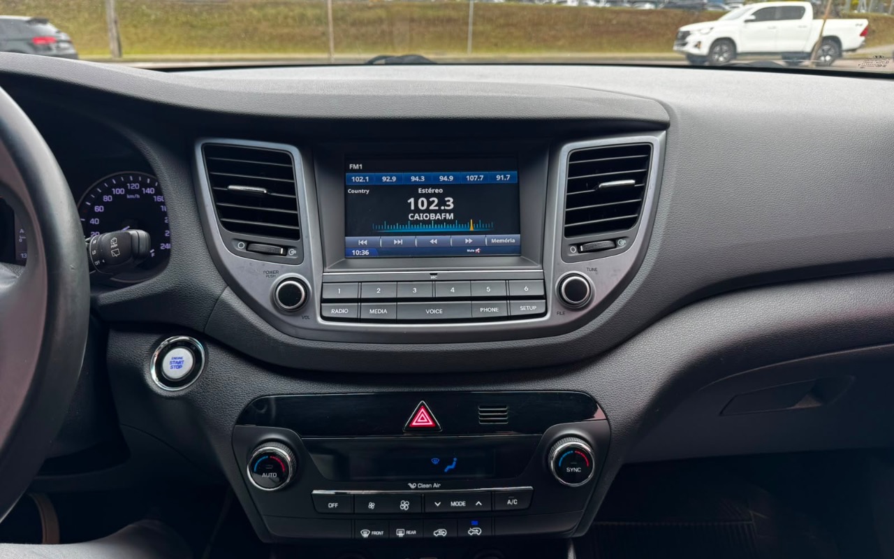 imagem-https://www.socarrao.com.br/sc-vehicle-images-prod/2561386/1783718171956-ZDhlZTAyODMtMjM2Yy00NjA5LTk4NmQtNGQyMGU2NGQwMTY3LmpwZWc.jpeg