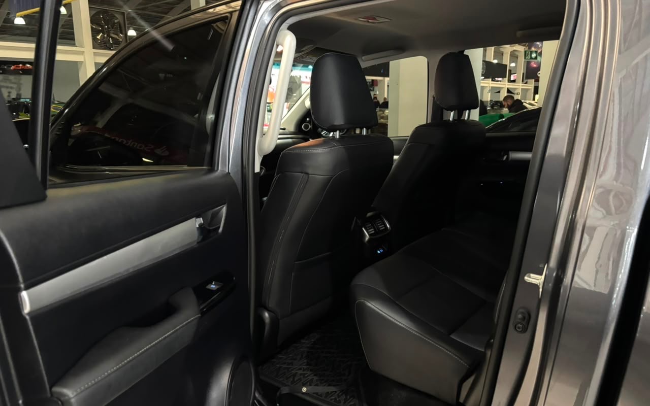 imagem-https://www.socarrao.com.br/sc-vehicle-images-prod/2561655/1783718788928-ZWNlMmM4ZjYtZTBkOC00MjE1LTk4OWItNzAzZjhmYjU5N2Q1LmpwZWc.jpeg