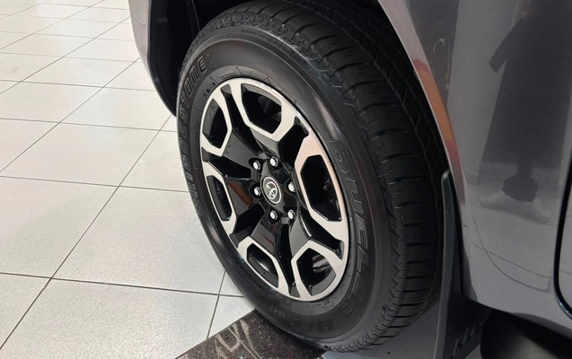 imagem-https://www.socarrao.com.br/sc-vehicle-images-prod/2561655/1783718789521-YmNlZDI4MGUtNDU0Ni00Y2U3LThiMWItYmNlZTZhN2Q4OGRiLmpwZWc.jpeg