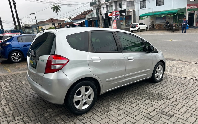 imagem-https://www.socarrao.com.br/sc-vehicle-images-prod/2561978/1783719712710-7cace109-3a93-4c01-bac6-c965cab36a11.jpeg
