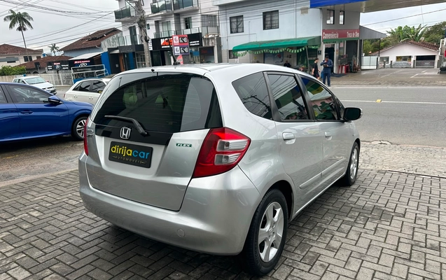 imagem-https://www.socarrao.com.br/sc-vehicle-images-prod/2561978/1783719712711-01f5e07a-db0a-4693-be90-1f1f7d191e7d.jpeg